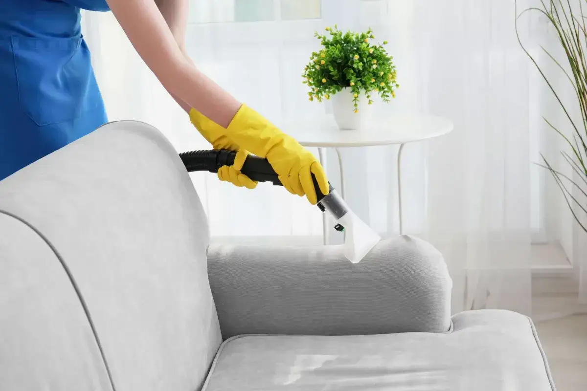 Kumaş Koltuk Nasıl Temizlenir?